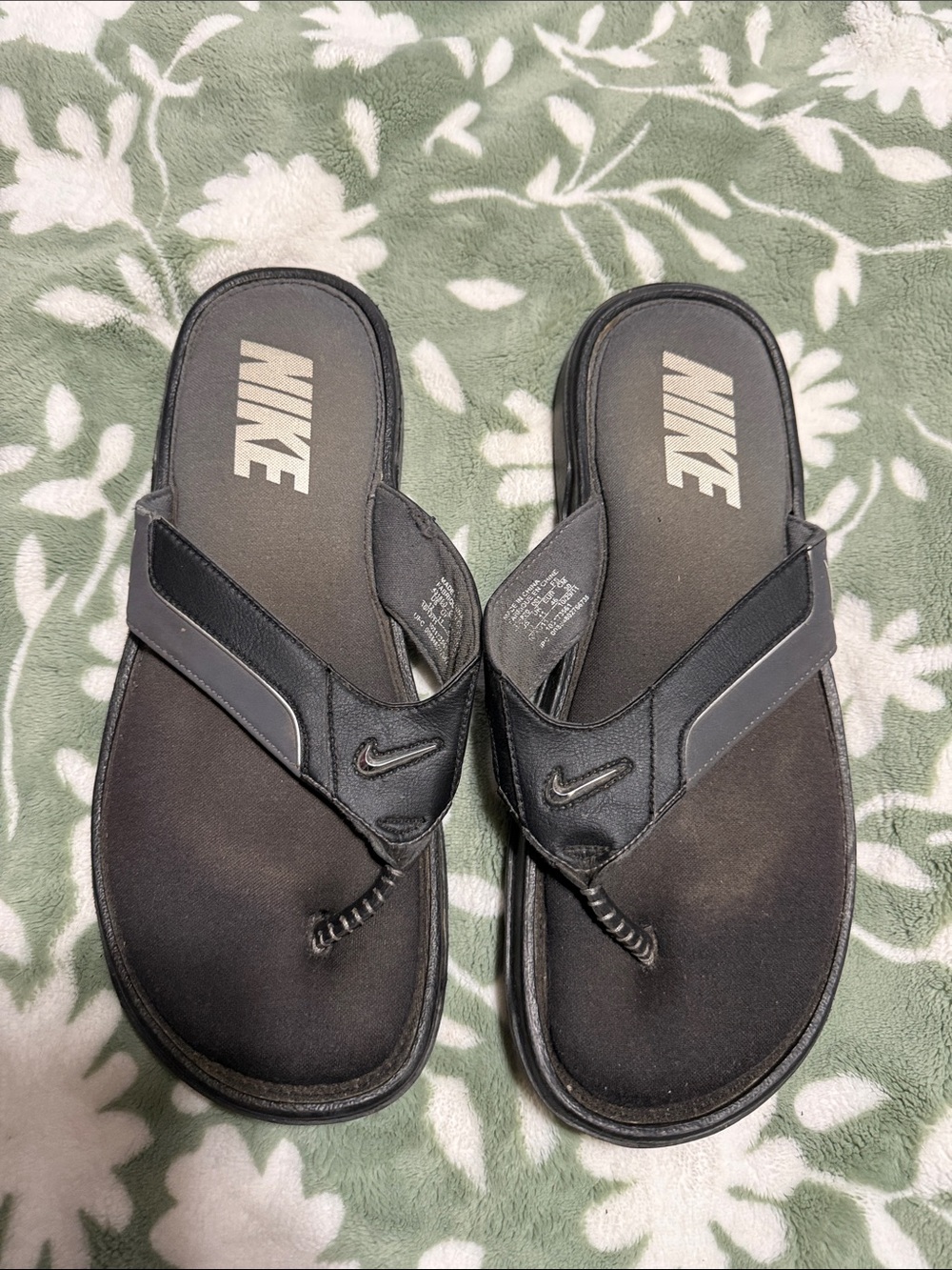 Nike Black Men's Thong Sandals with Gray Accents